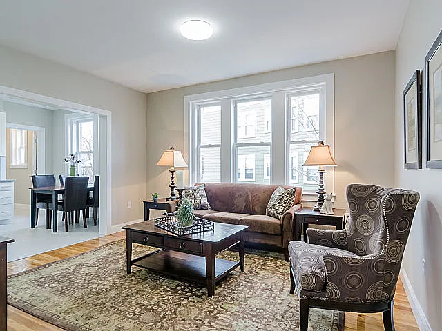 4 Leicester St #4 — Photo 3