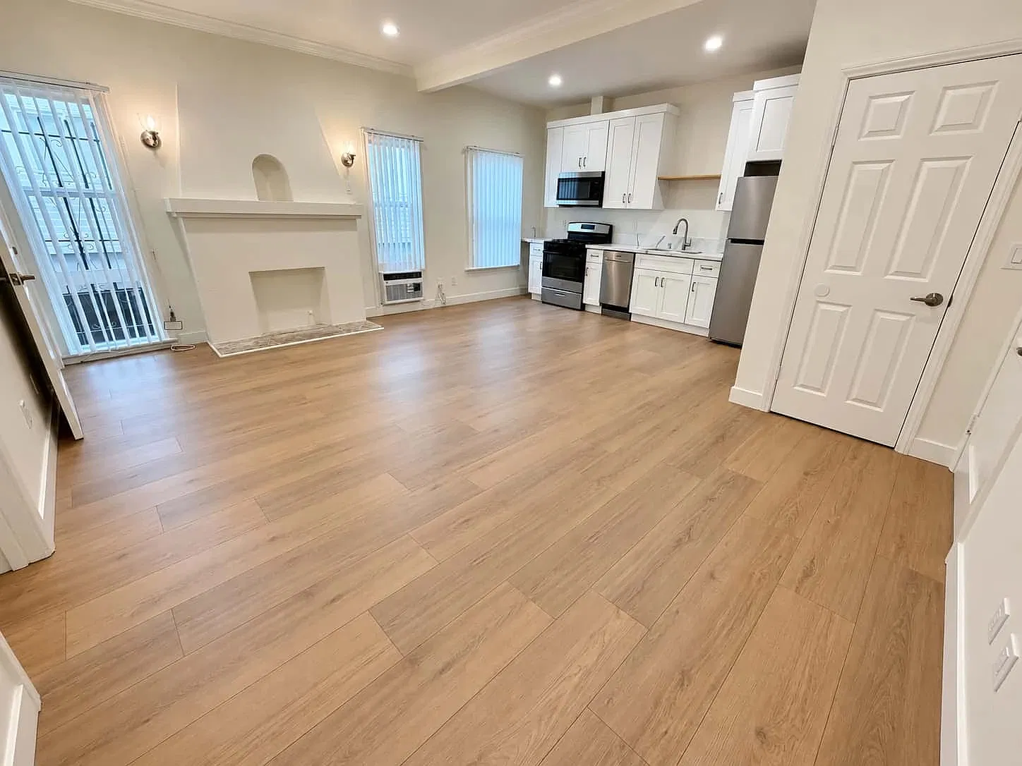 559 N. Normandie Ave — Photo 4