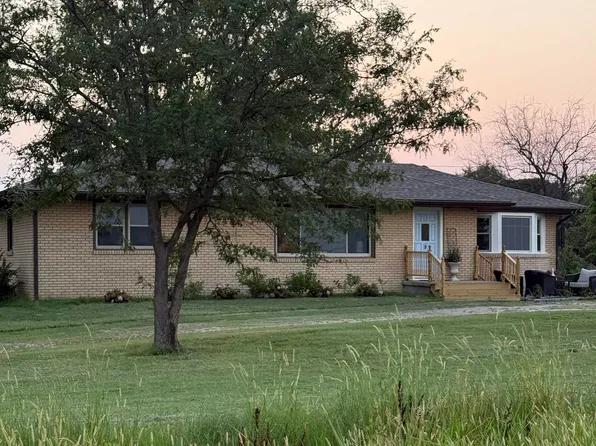 631 S Maize Rd, Wellington, KS 67152