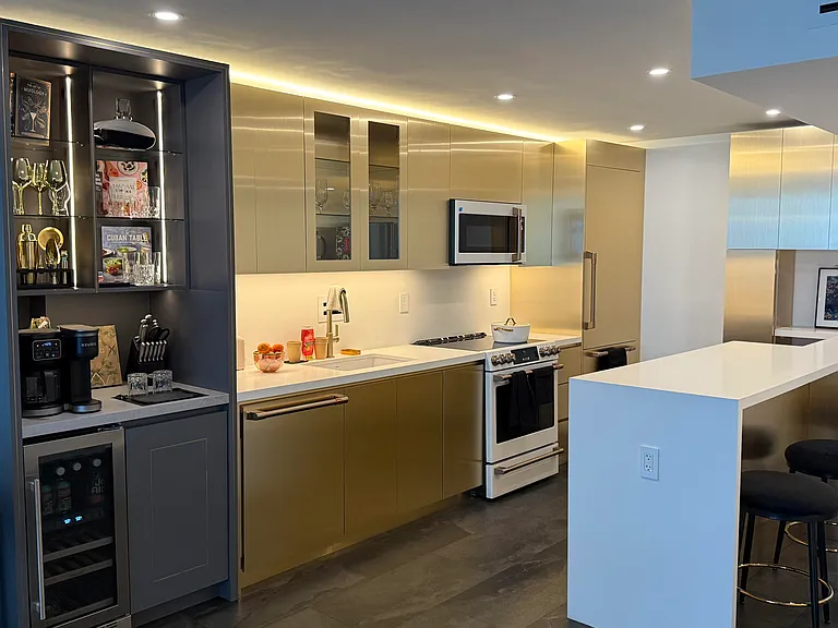 2301 Collins Ave #1120 — Photo 15