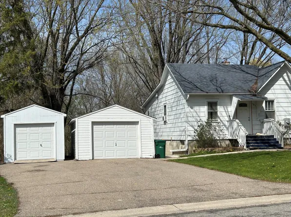 703 5th St E, Glencoe, MN 55336