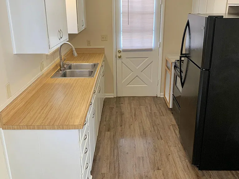 1146 E Alice St — Photo 19