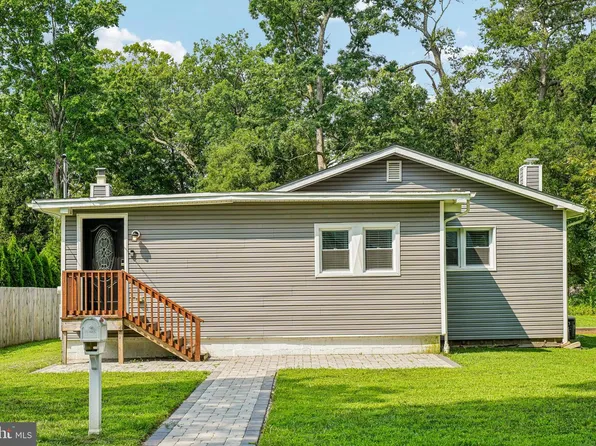 10 Maple Ln, Hainesport, NJ 08036