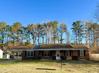 2805 Country Club Rd, Jacksonville, NC 28546