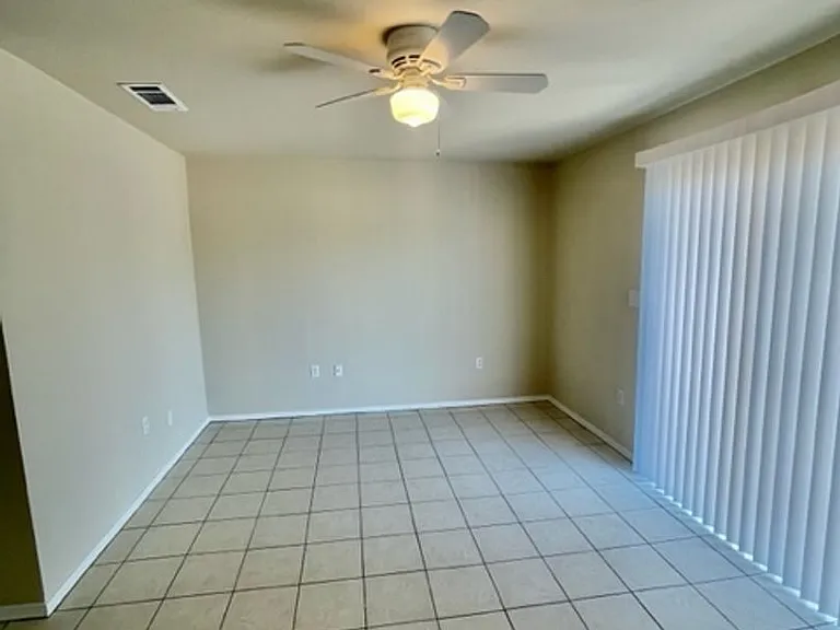 1500 Lake Shore Dr #207 — Photo 3
