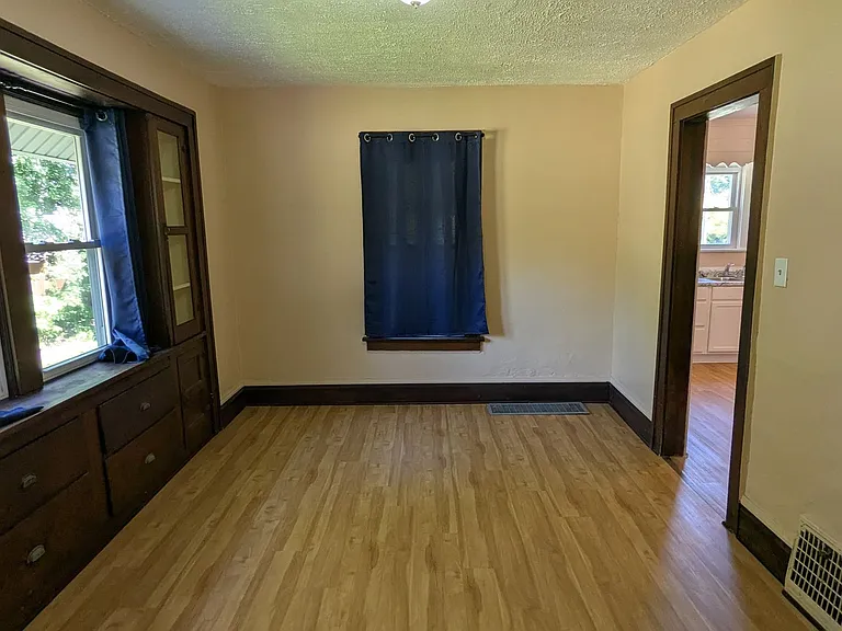 443 W Thornton St — Photo 9