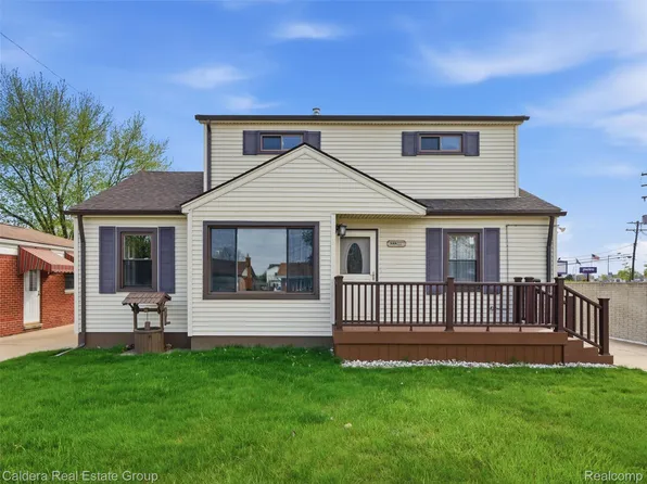 22200 Avon St, Saint Clair Shores, MI 48082