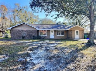 221 Eastland Blvd, Ocean Springs, MS 39564
