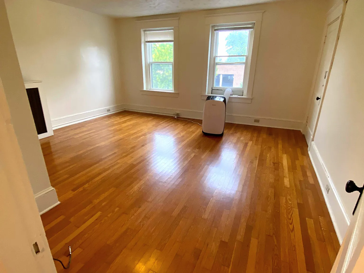 2 bed, 1250 sqft, $1,700 — Photo 1
