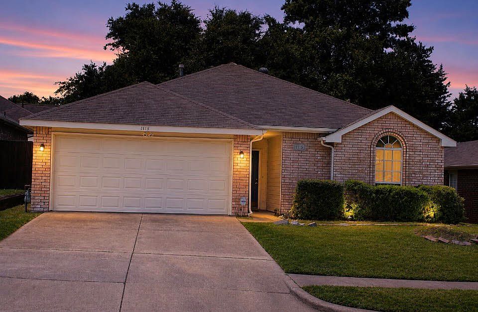 1st image of 1115 Parker Ct