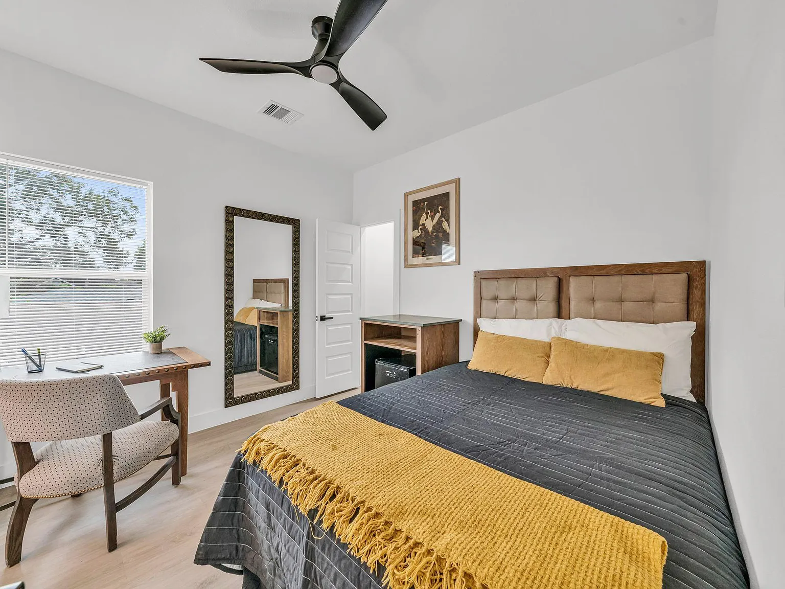 4 bed, 4.0 bath, 1627 sqft, $797 — Photo 1