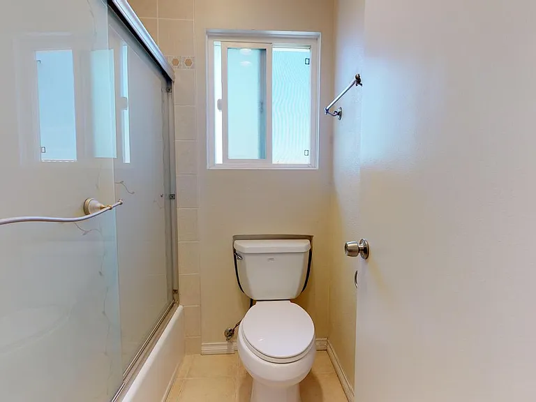 2112 Warfield Ave #5 — Photo 15