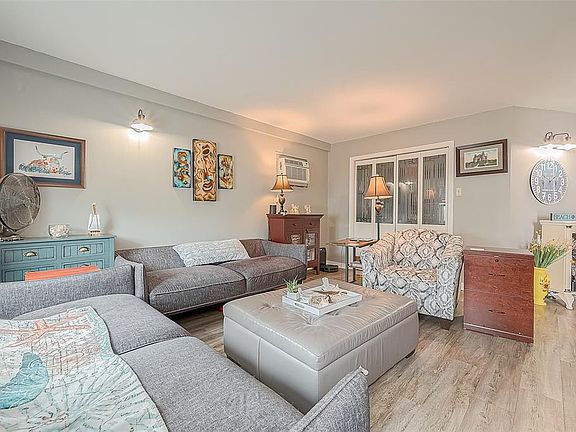 3rd image of 1807 Avenue O