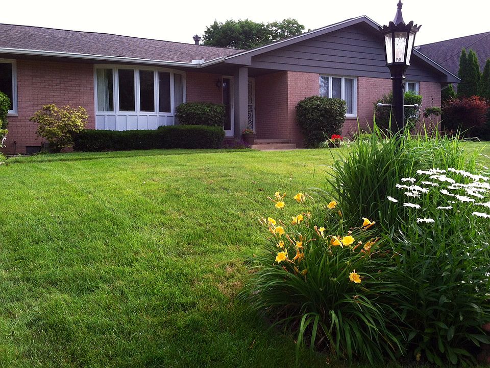 1st image of 205 W Coventry Ln