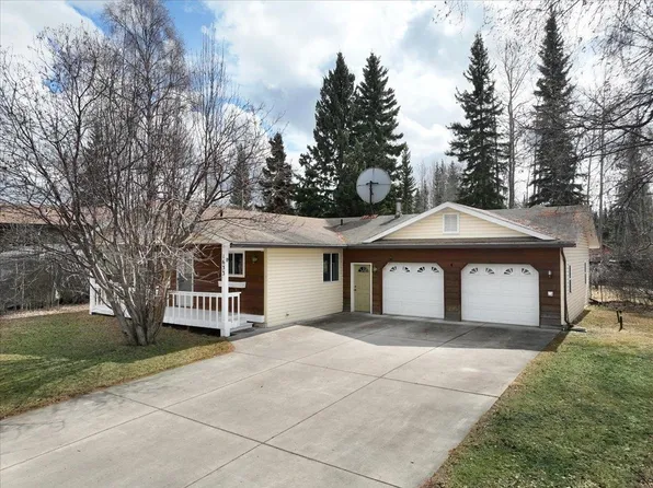 1633 Madison Dr, Fairbanks, AK 99709
