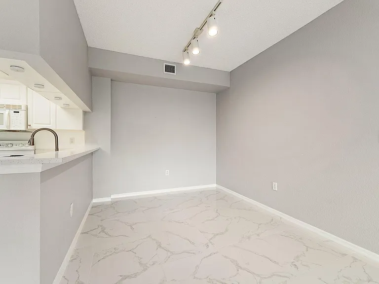 2917 Tuscany Ct #302 — Photo 15