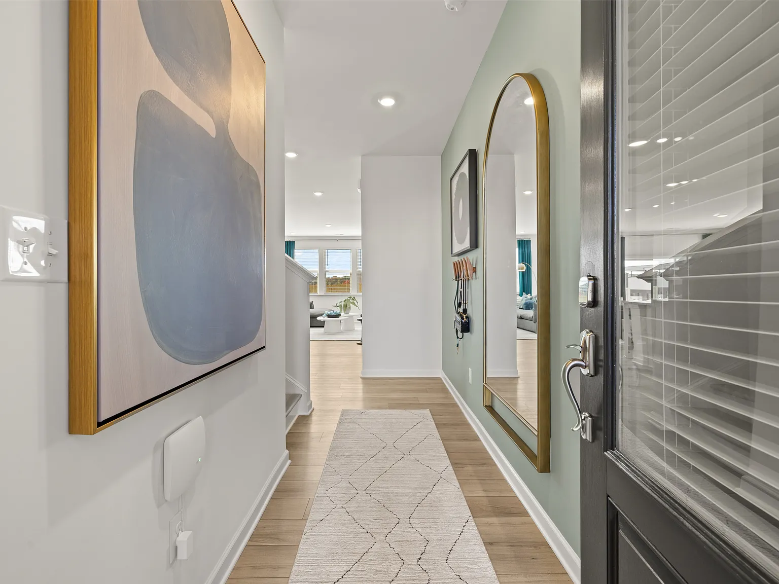 3 bed, 1830 sqft, $2,100 — Photo 2