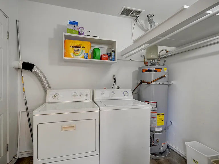 1616 Coal Ave SE #C — Photo 13