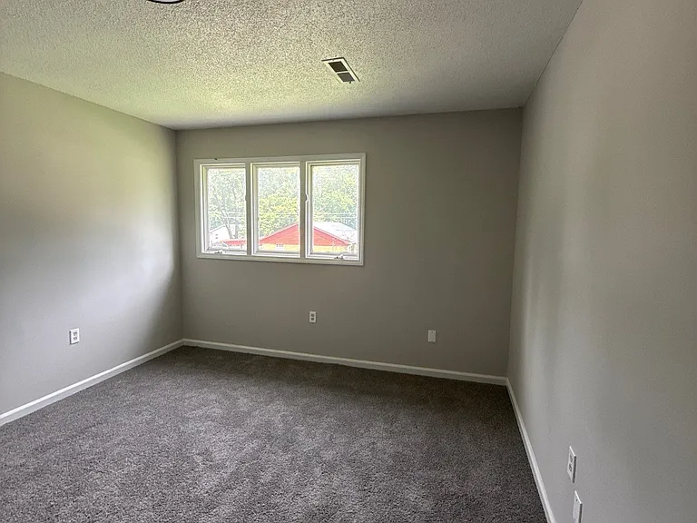 925 Norris St — Photo 9