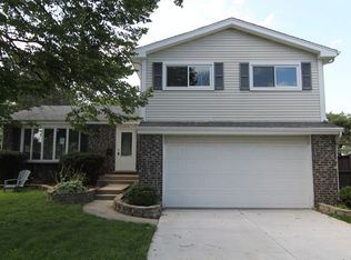 410 Walnut Ave, Wheeling, IL 60090