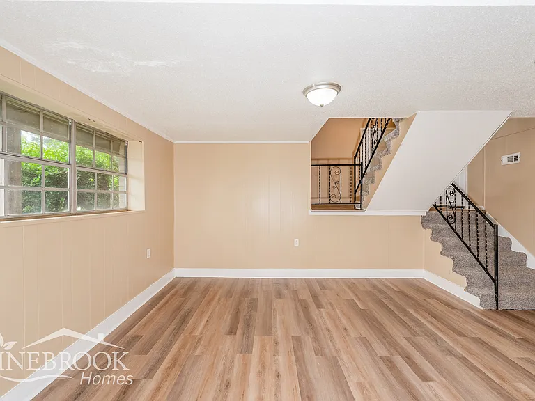 517 Harlem Ave — Photo 14