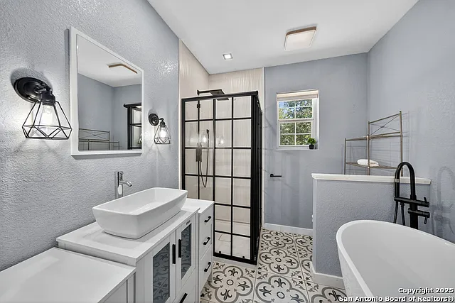 1203 Avenue J — Photo 21