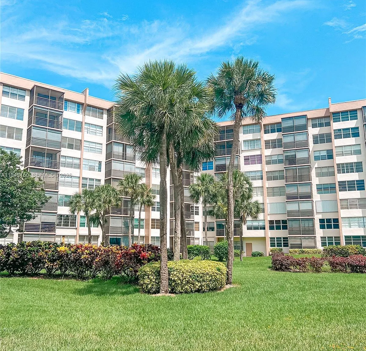 Park Place Condominium No — Photo 1