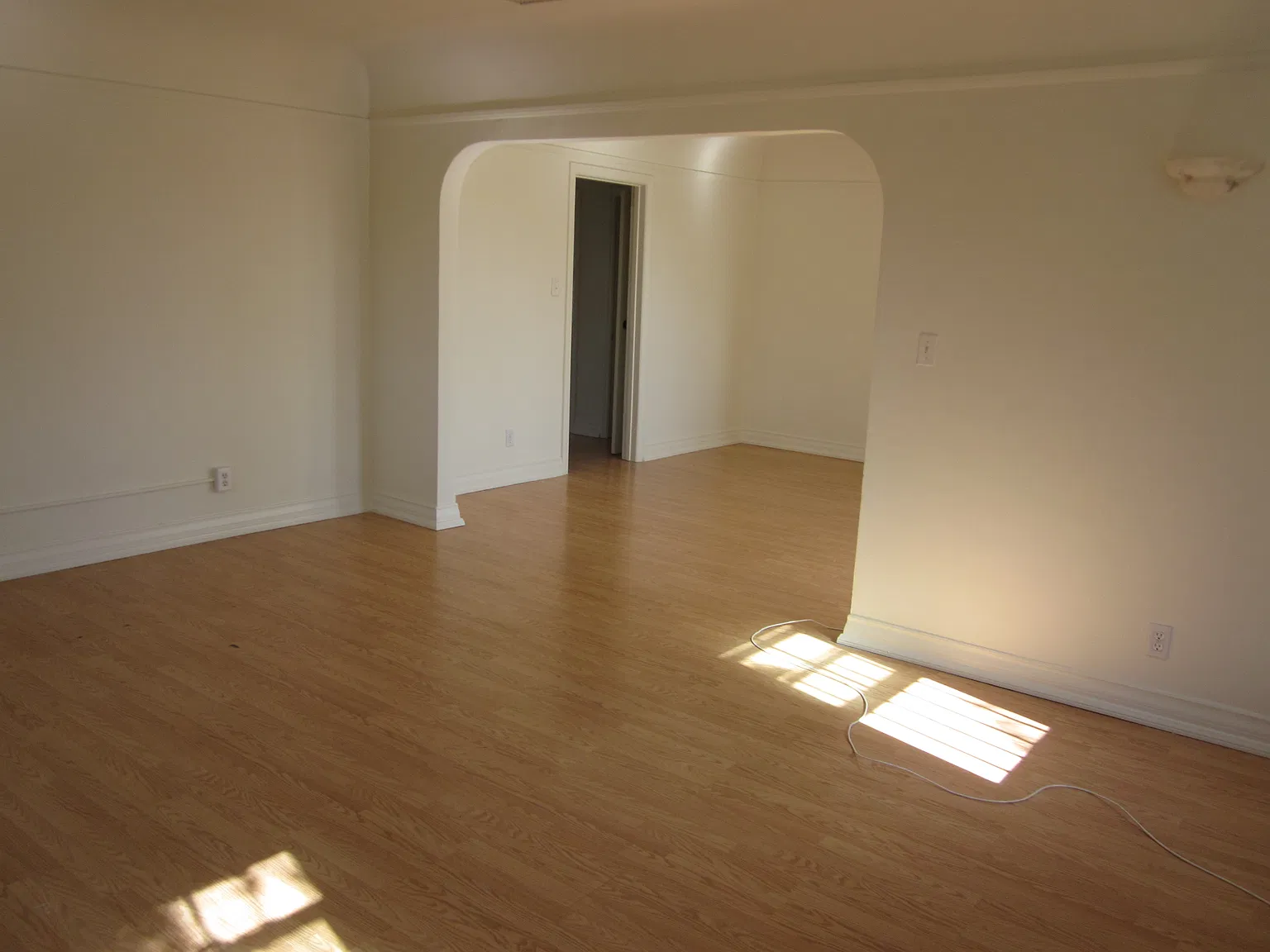 2 bed, 1000 sqft, $2,600 — Photo 2