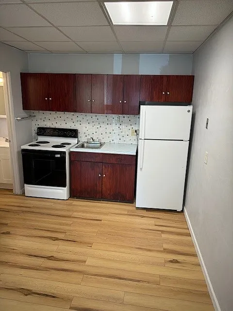 1 bed, 350 sqft, $650 — Photo 3
