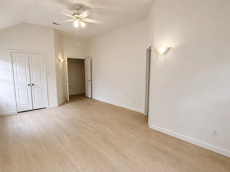 306 N Mount Rushmore Dr — Photo 17