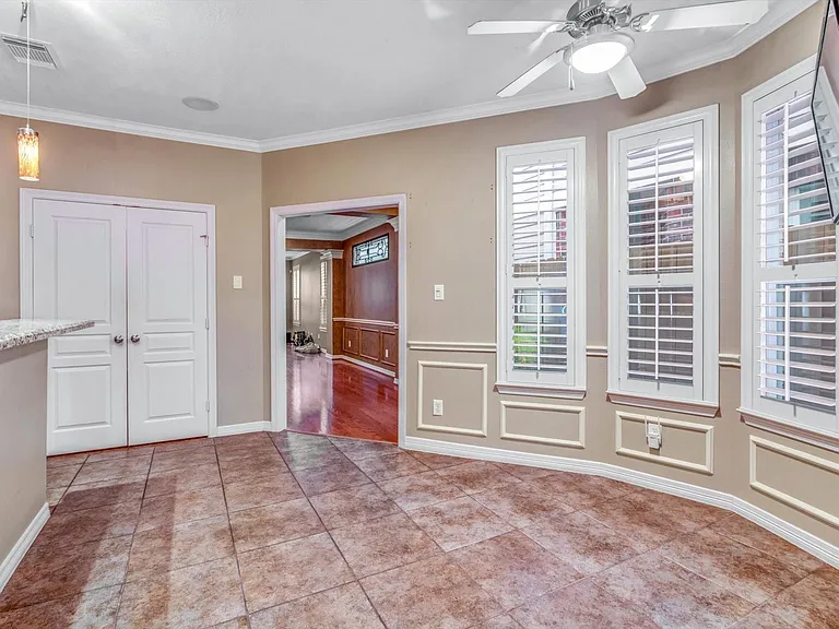1524 Birdsall St — Photo 16