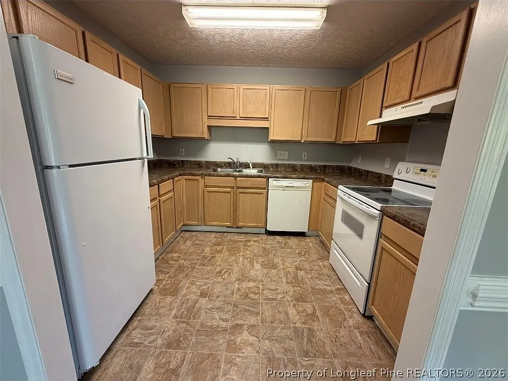 3 bed, 2.0 bath, 1250 sqft, $1,495 — Photo 4