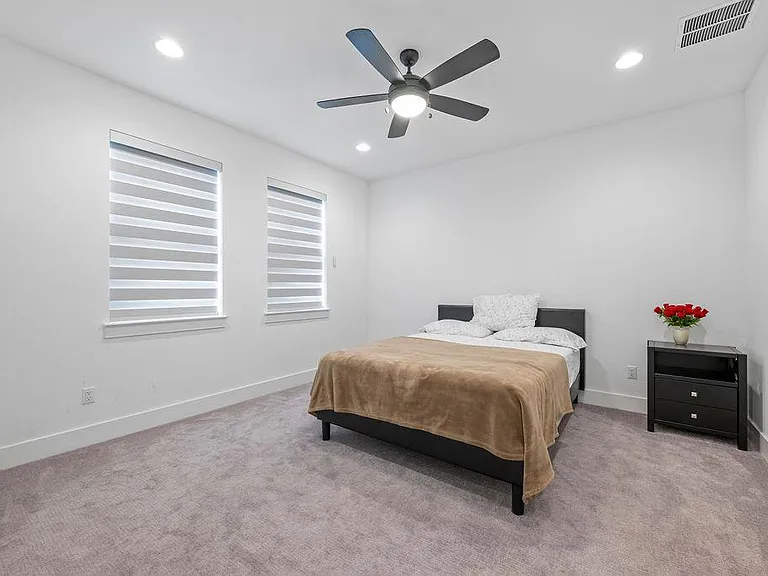 3304 Belted Galloway St — Photo 29