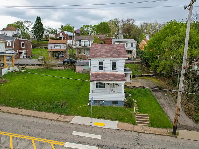 1109 Steuben St — Photo 9