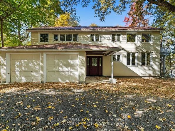 32 Ryeburn Dr, Ottawa, ON K1V 1H6