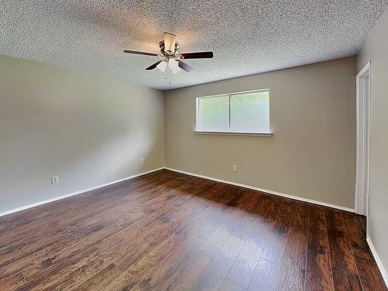 701 Admiralty Way — Photo 7