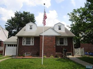 94 W Oldis St, Rochelle Park, NJ 07662