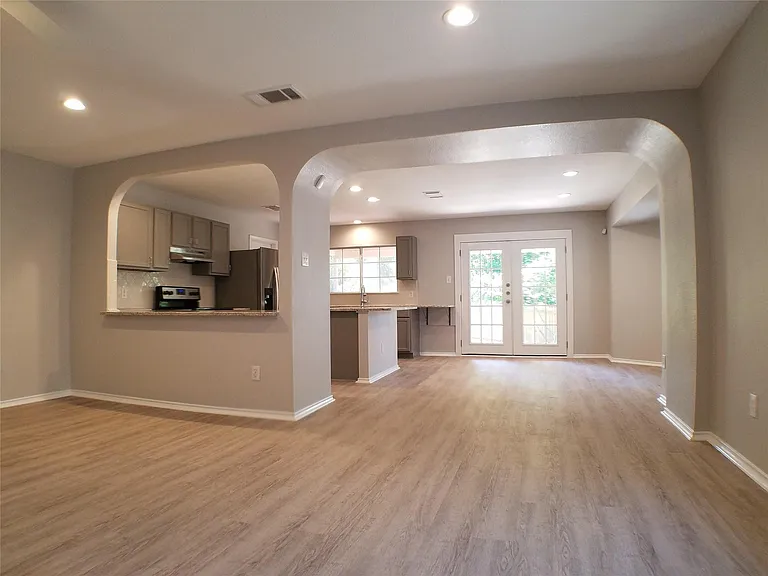 11208 Blairview Ln — Photo 2