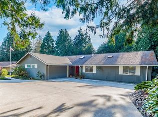 10 Mockingbird Ln, Port Ludlow, WA 98365