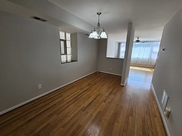 1140 W Barry Ave #1 — Photo 10