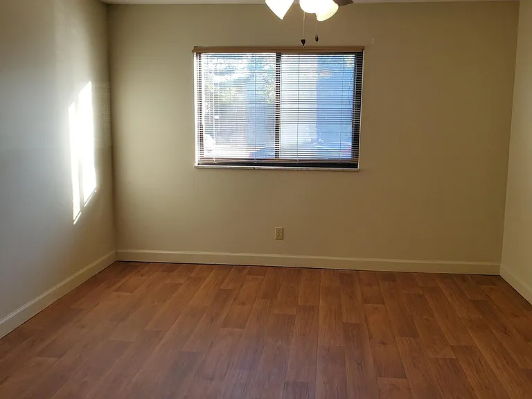 7211 Creekview Dr #8 — Photo 9