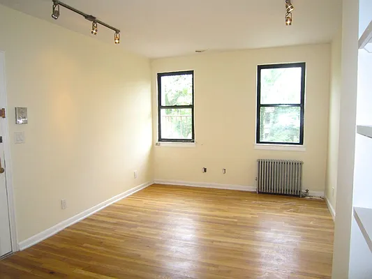 Rented by City Connections Realty | media 11