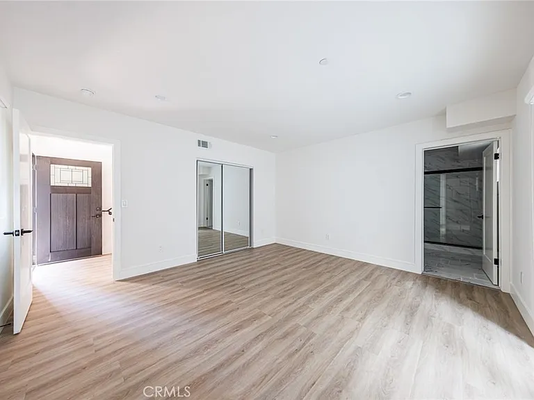 1243 N Sycamore Ave — Photo 14