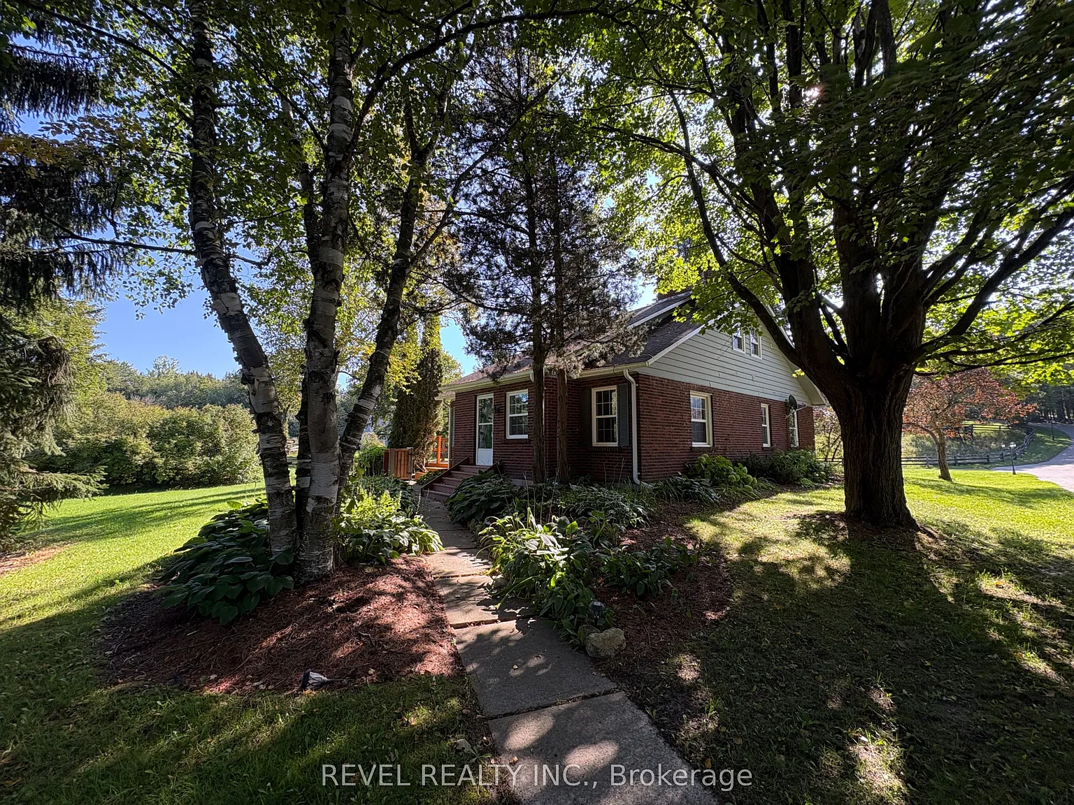3 bed, $2,900 — Photo 2