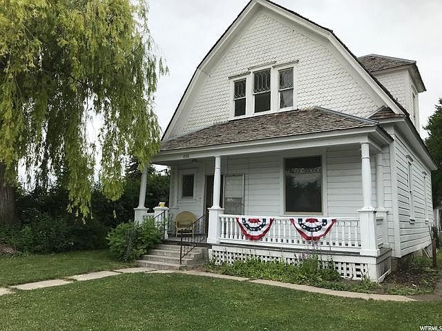 1st image of 858 Grant St