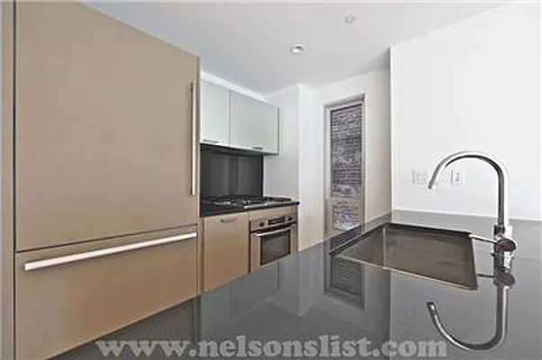 Rented by R New York | media 11