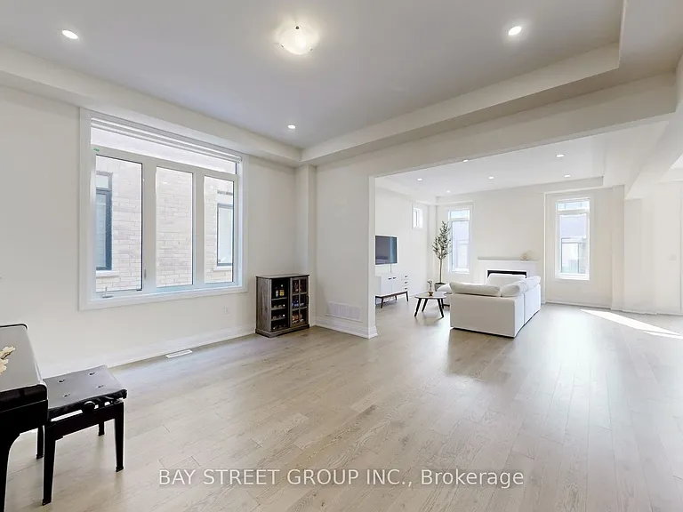 97 Halldorson Ave — Photo 3