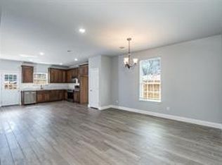 311 Phillips St, Cleburne, TX 76033