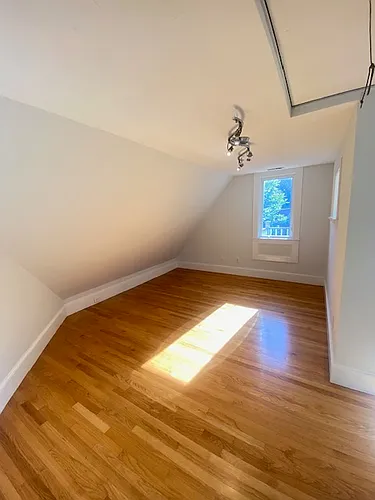 369-371 Lexington St #3 Photo 1