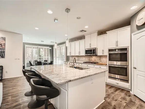 6233 Canterbury Field Rd, Spring Valley, NV 89113